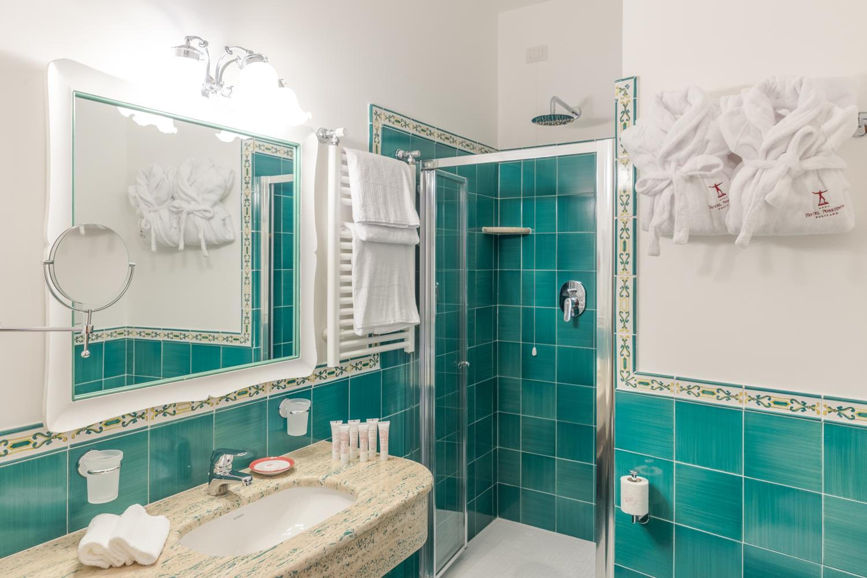 Standard Double or Twin Room with Garden View - Photo 10