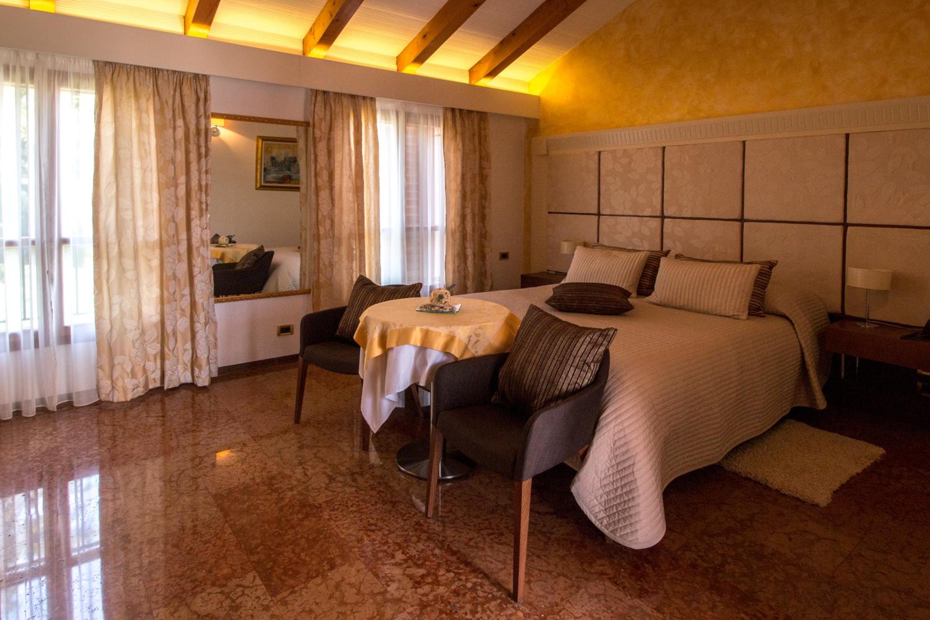 Superior Double Room photo 2