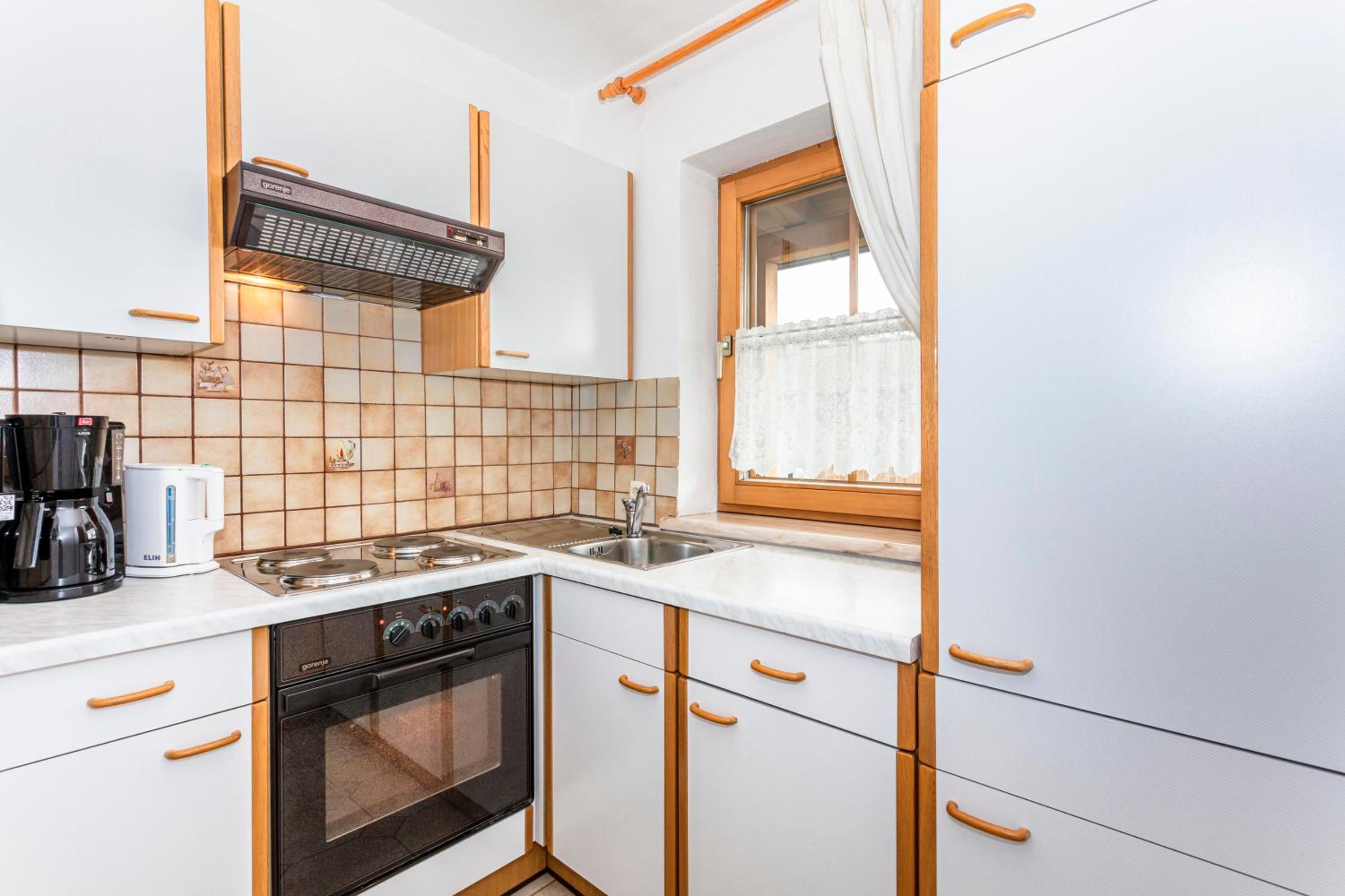 One-Bedroom Apartment with Shower