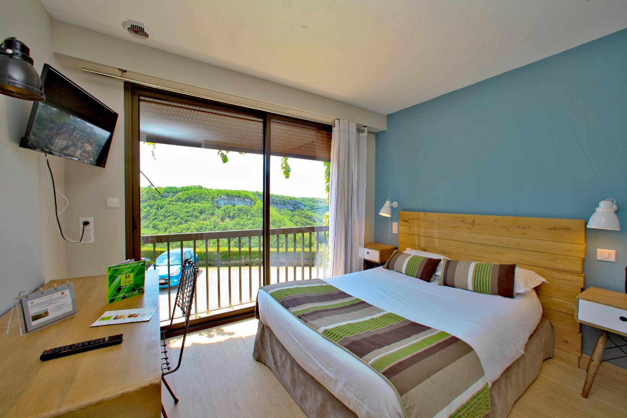 Double Room with Shower - Old City View - Photo 10