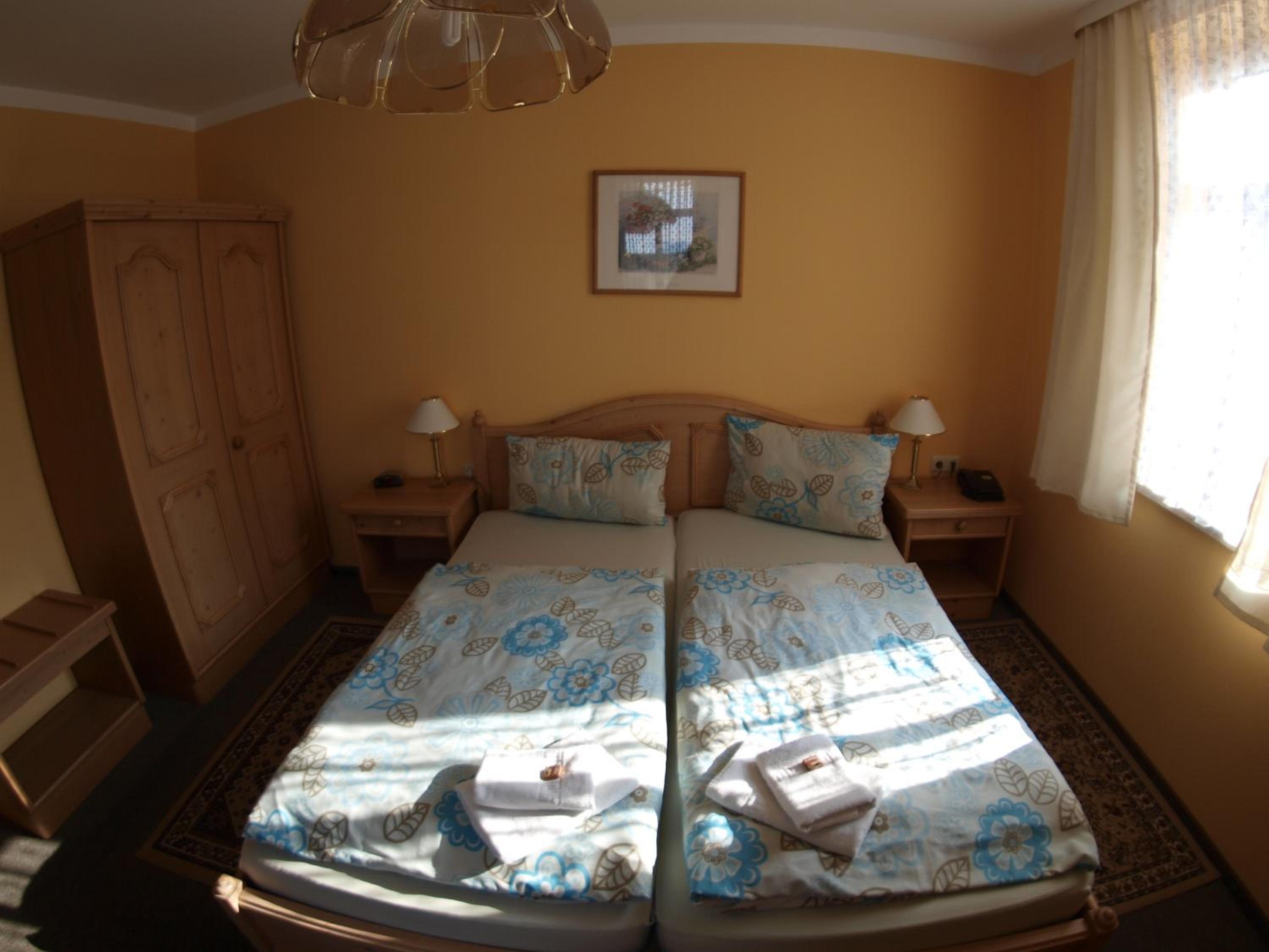 Double Room - Photo 7