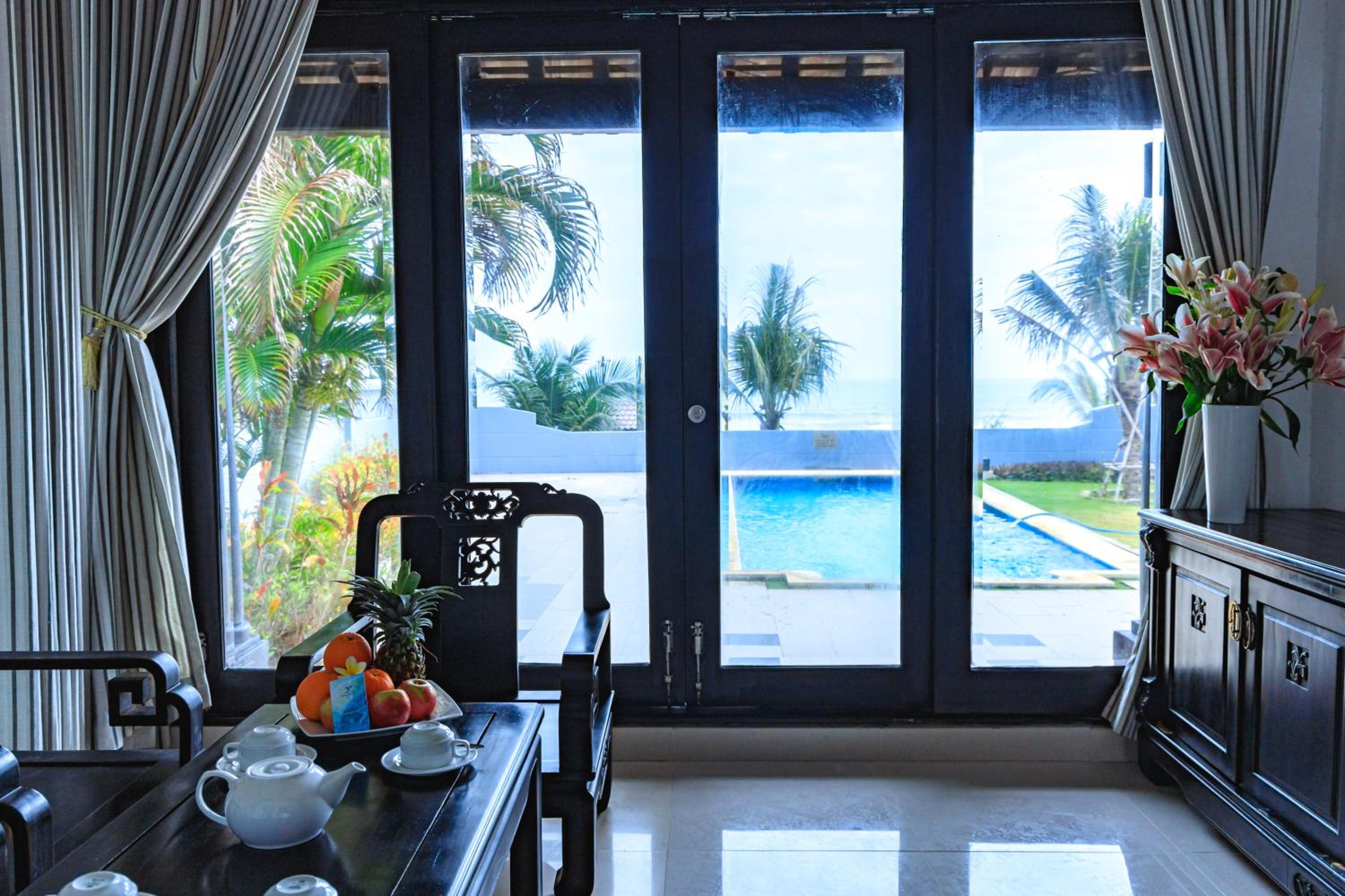 Villa - Beach Front photo 2