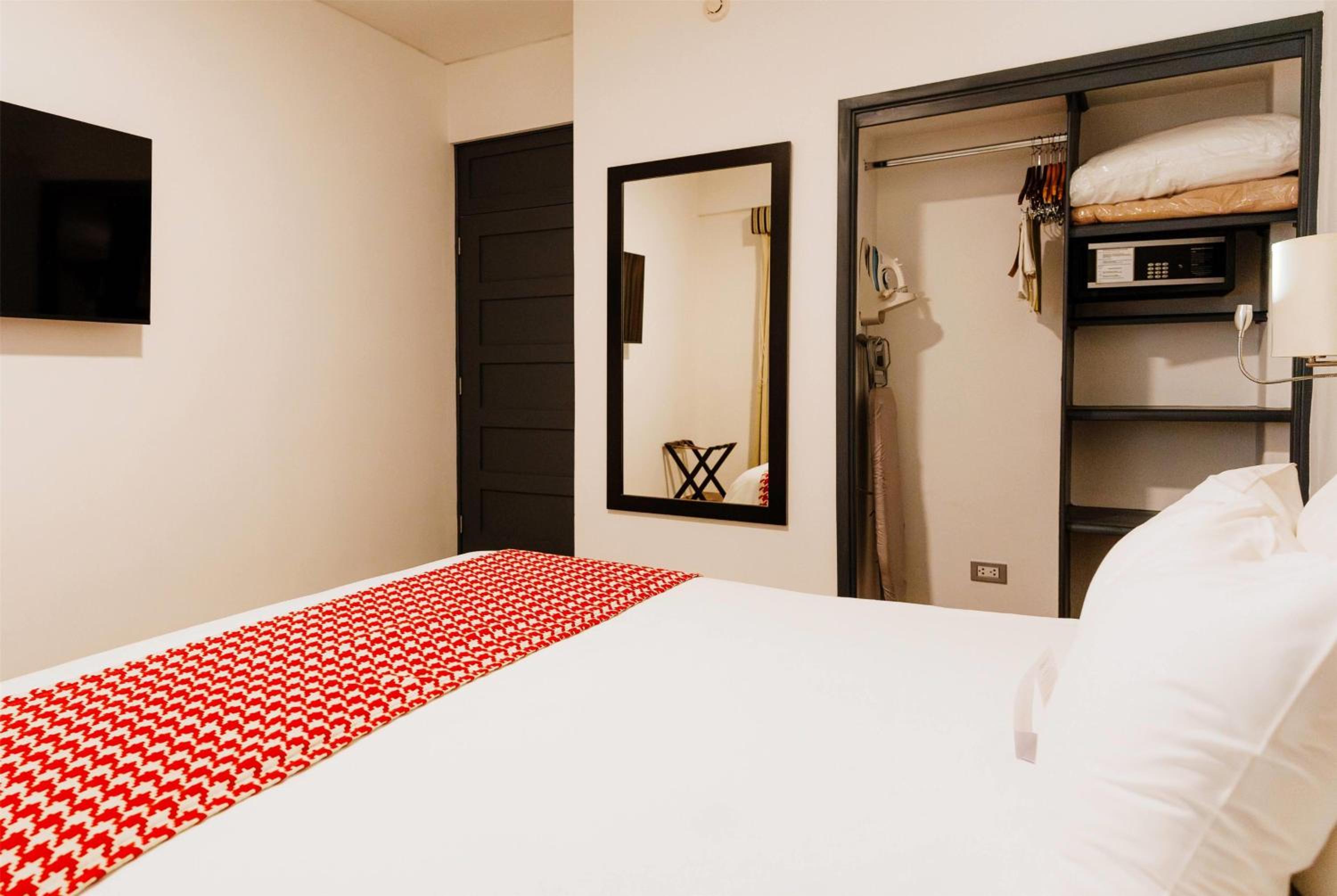 Standard Queen Room - Photo 1