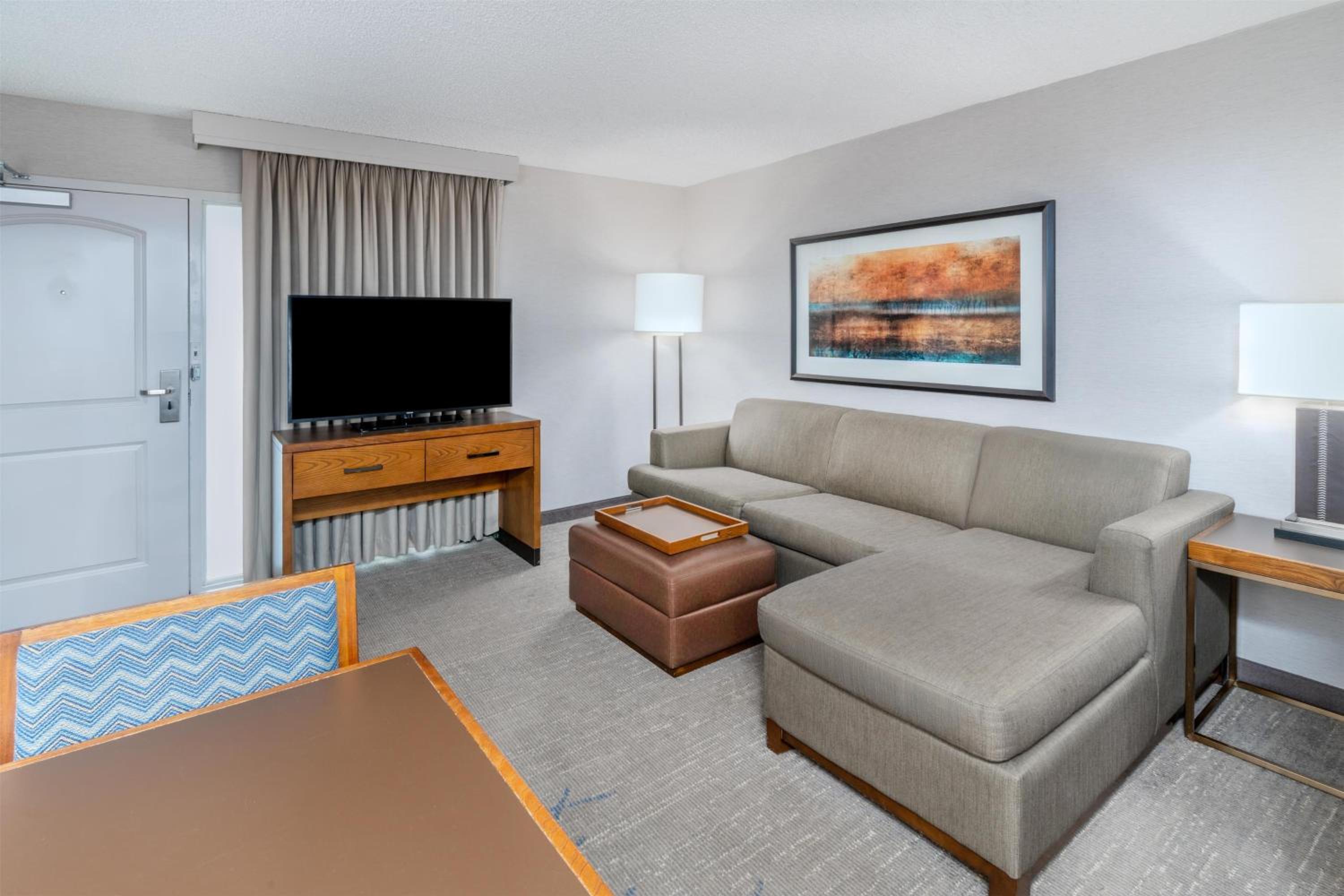 Two-Room King Suite with Mountain View - Photo 2
