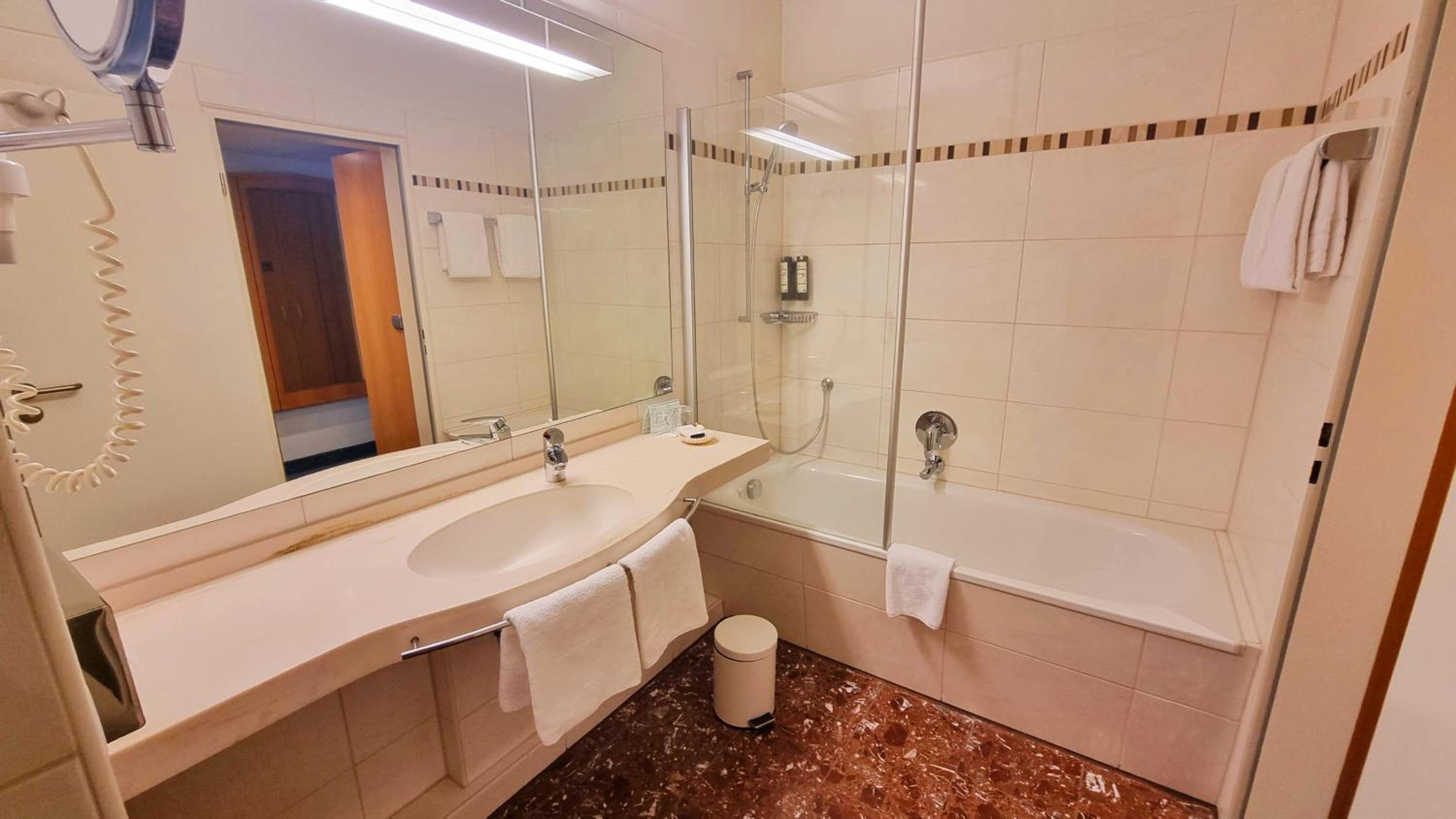 Double Room with Extra Bed photo 1