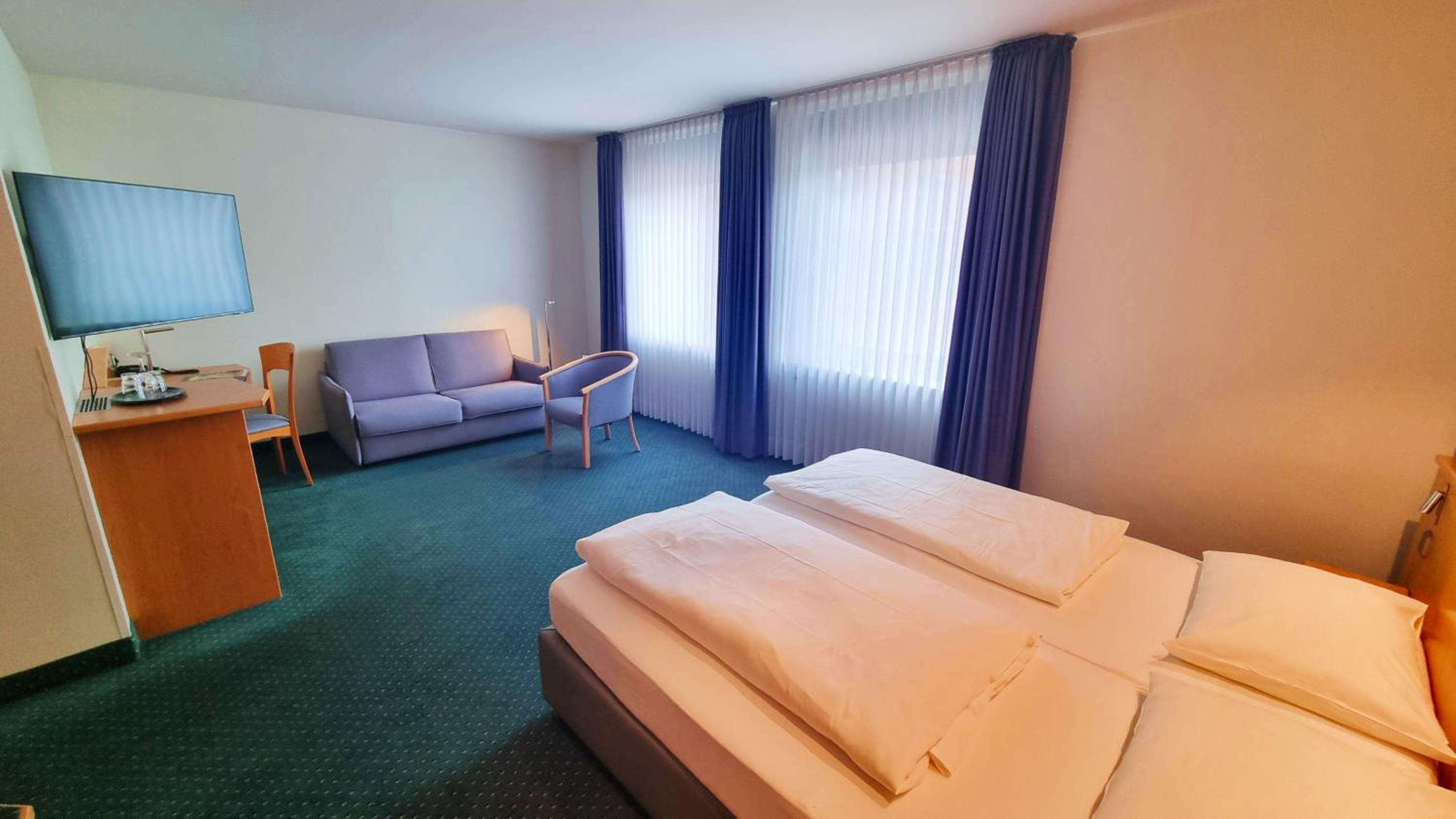Double Room with Extra Bed photo 2