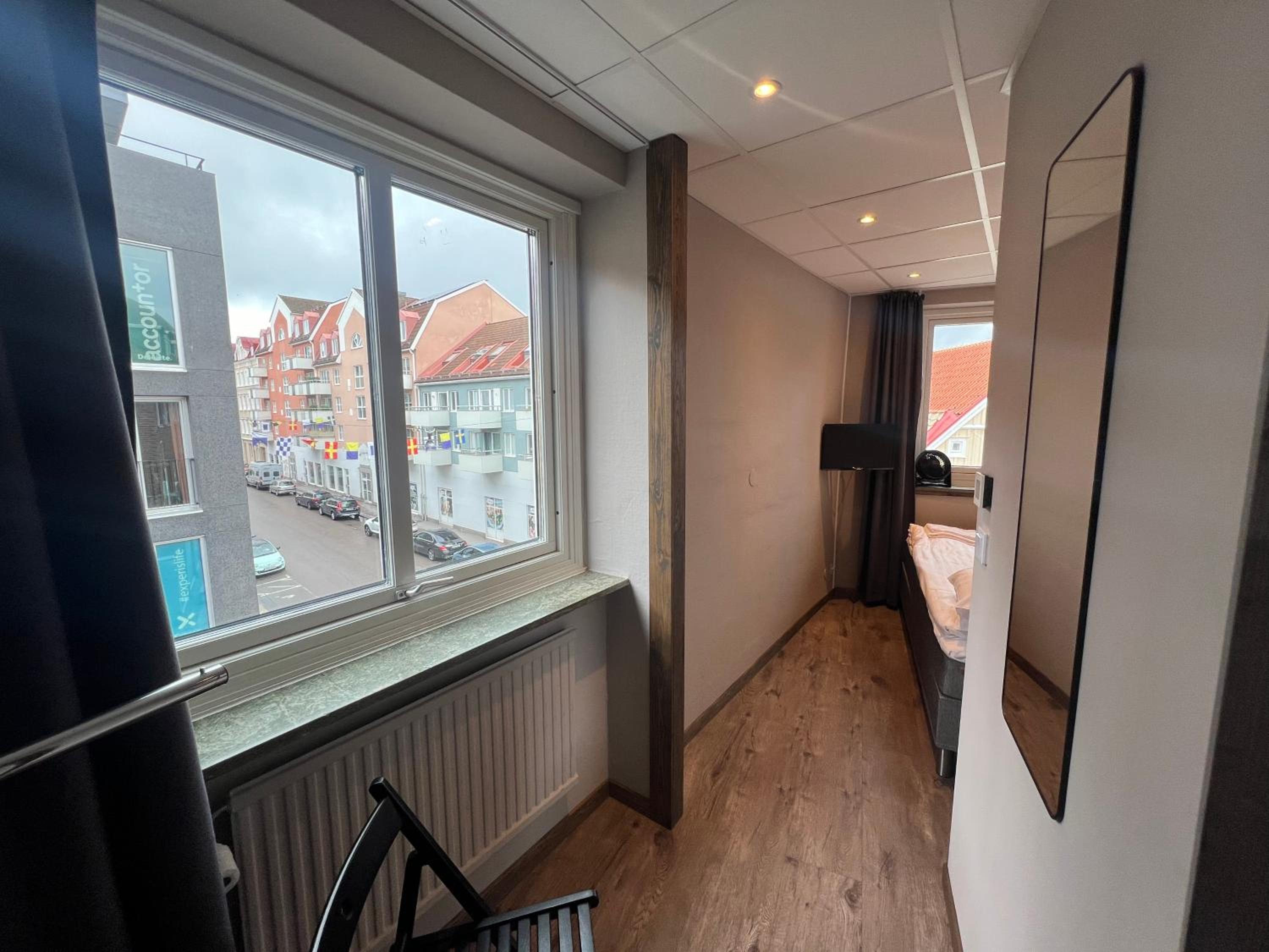 Single Room photo 2