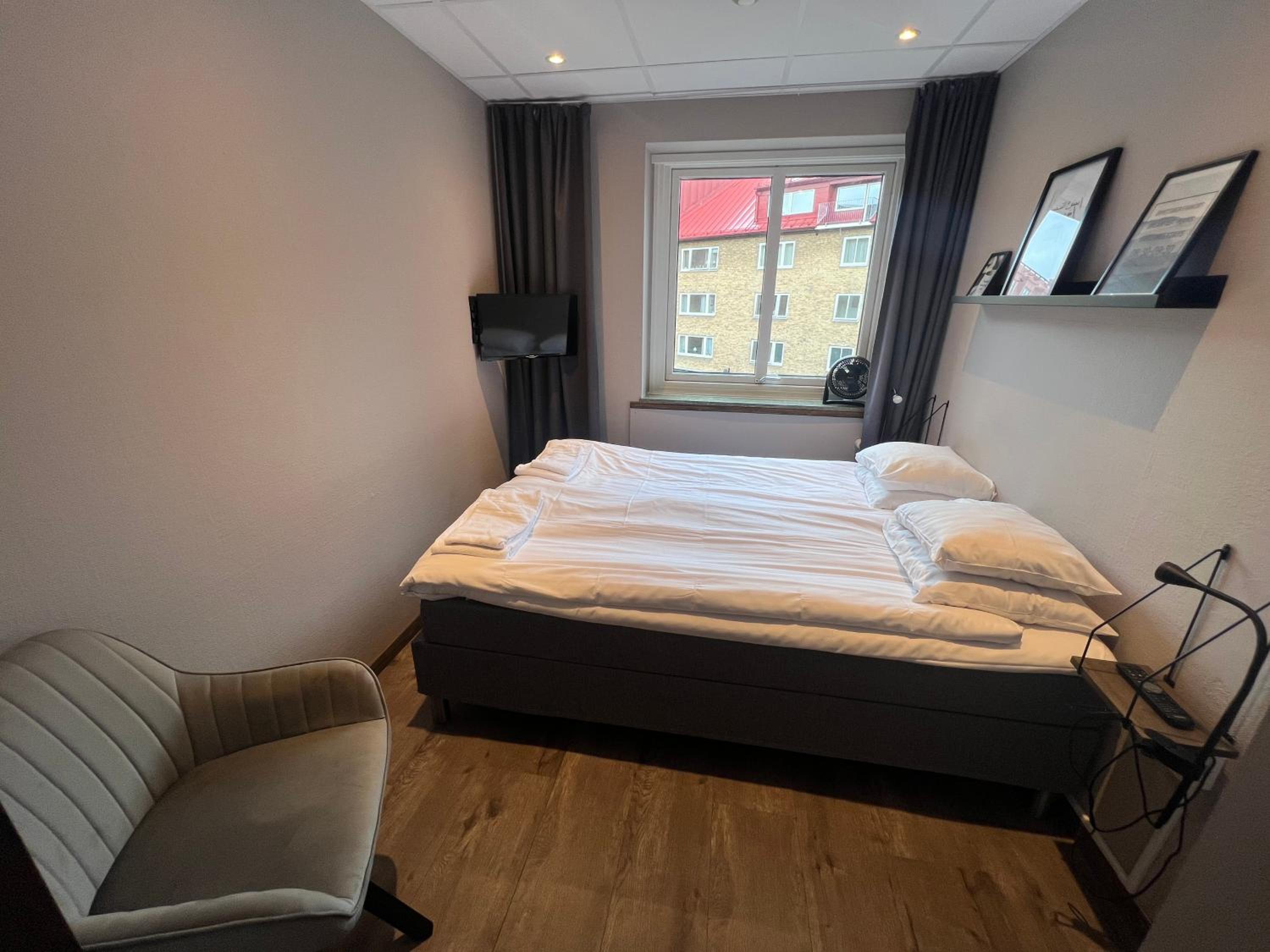 Small Double Room photo 1