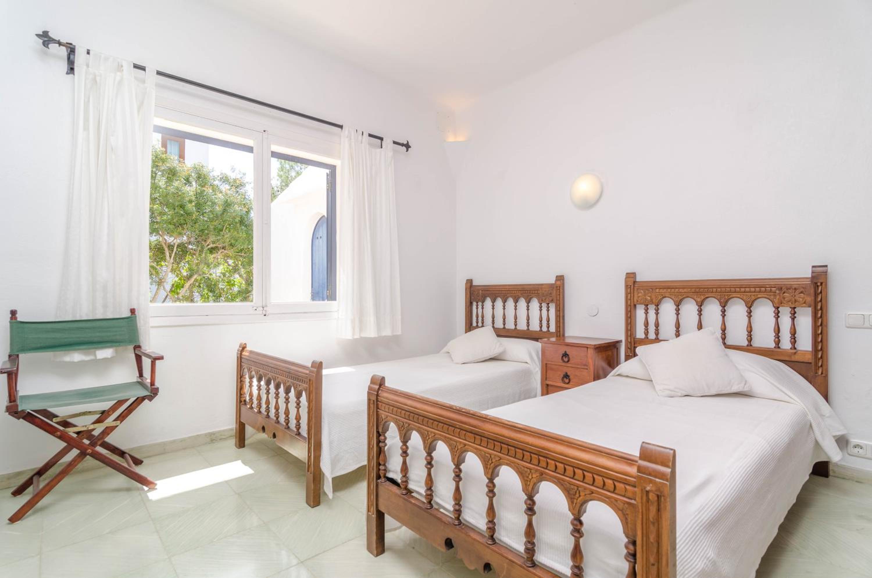 Three-Bedroom Villa photo 3