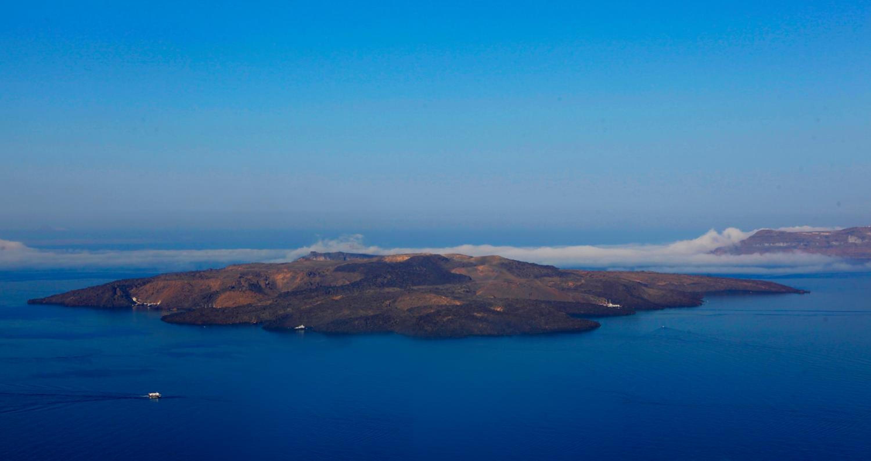 Three Bedroom Villa with Caldera View