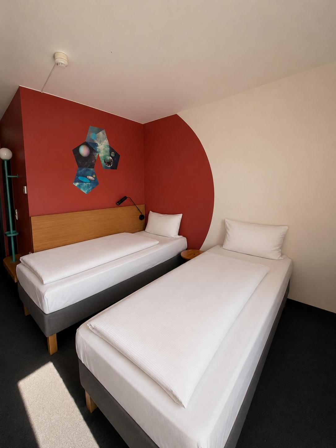 Standard Room with Two Single Beds photo 3