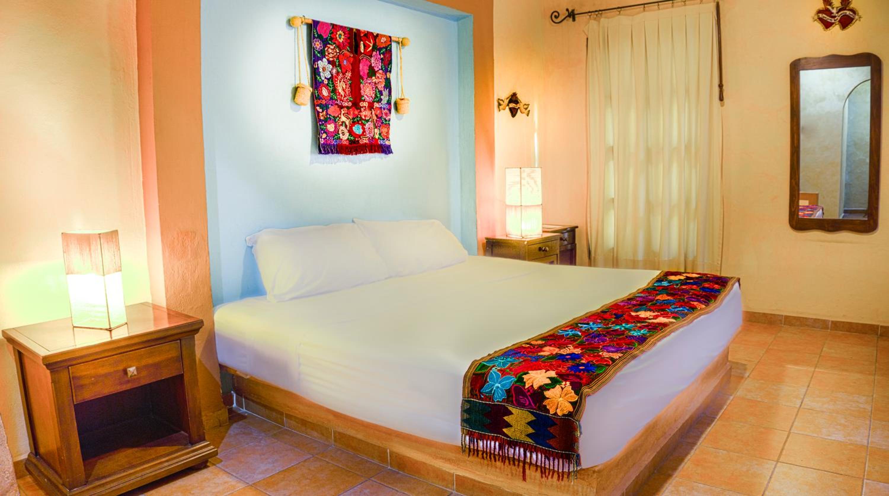 Standard Queen Room - Photo 6