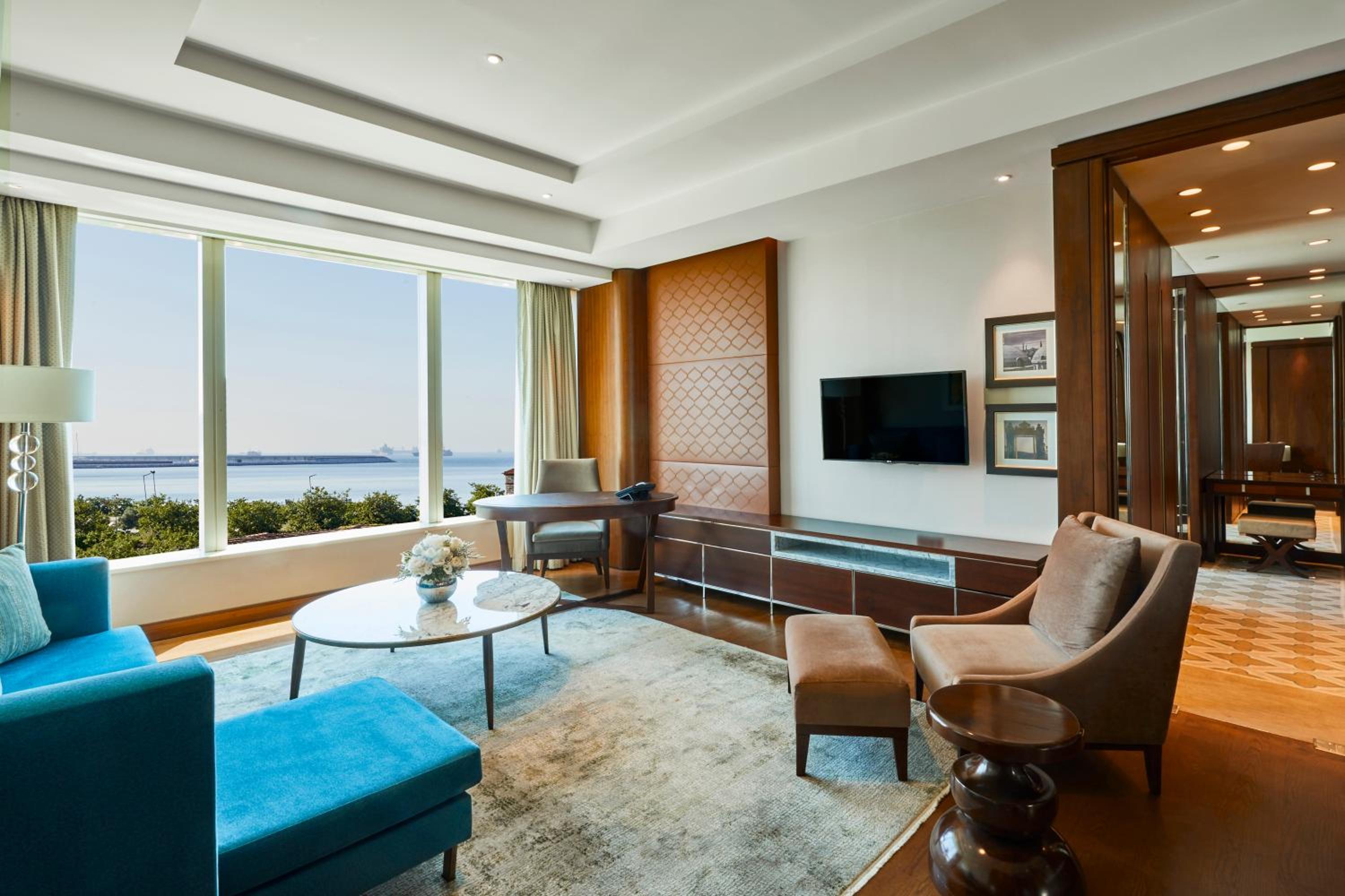 Regency King Suite with Sea View - Club Access