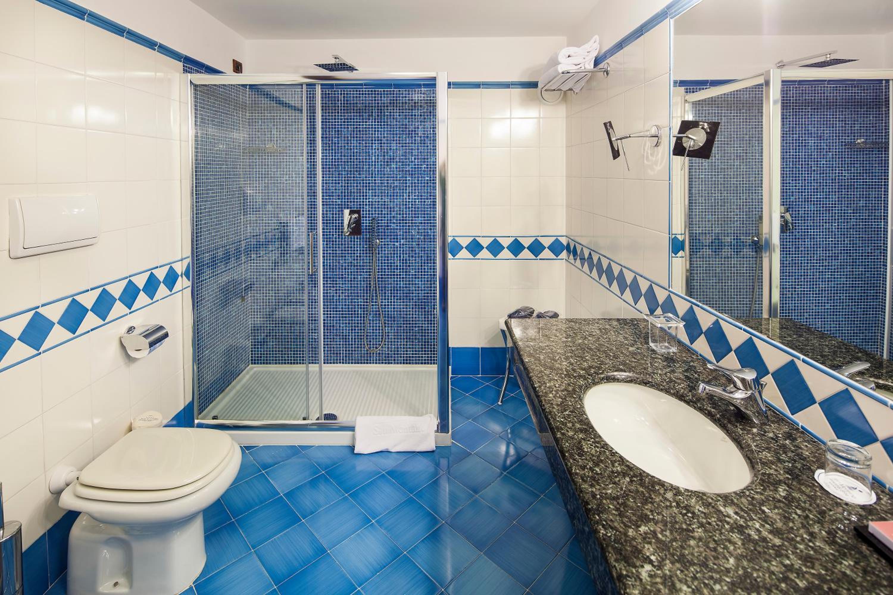 Suite with Sea View - Split Level (4 Adults) - Photo 8