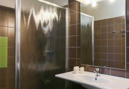 Quadruple Room - Photo 3