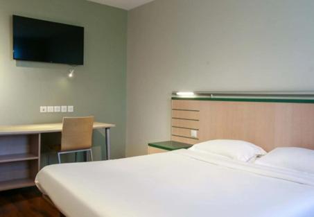 Quadruple Room - Photo 5