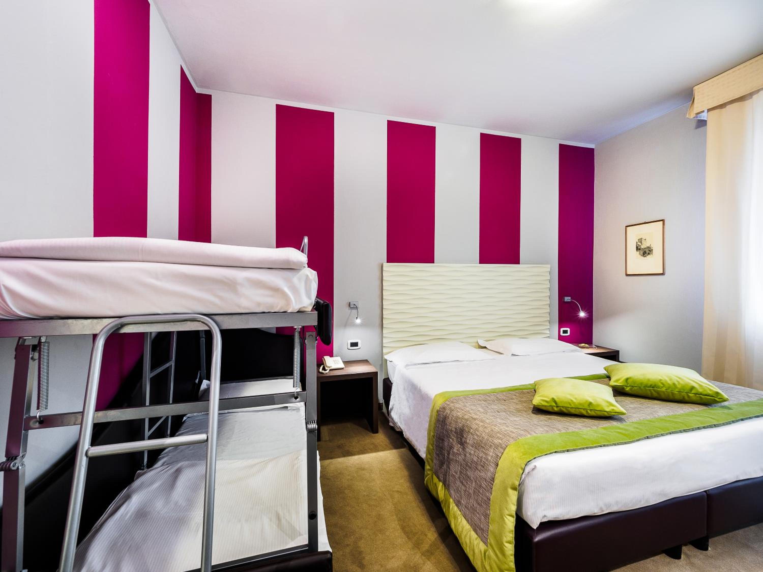 Quadruple Room - Photo 1