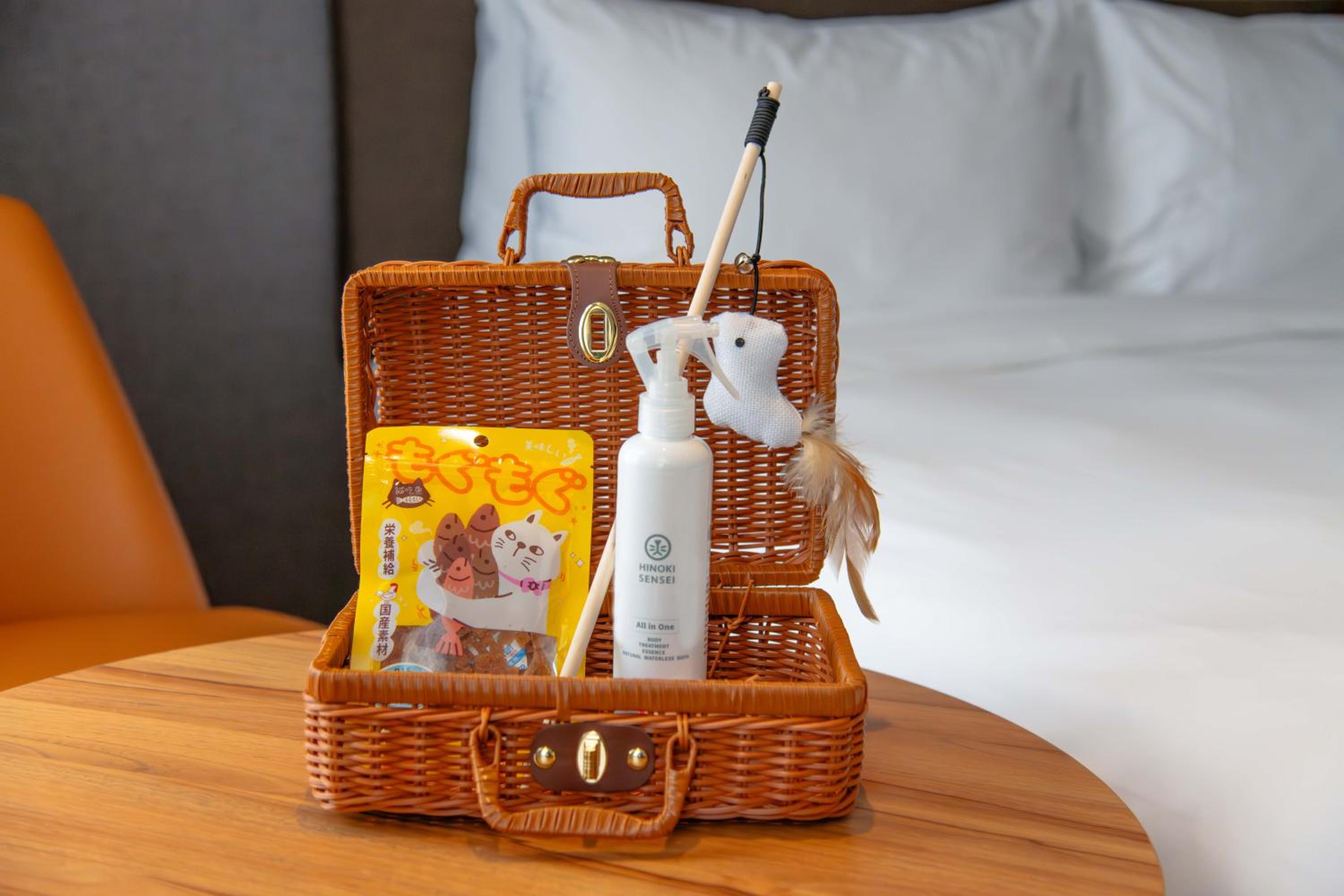 Standard King Room with Two King Beds - Pet Friendly - Photo 6