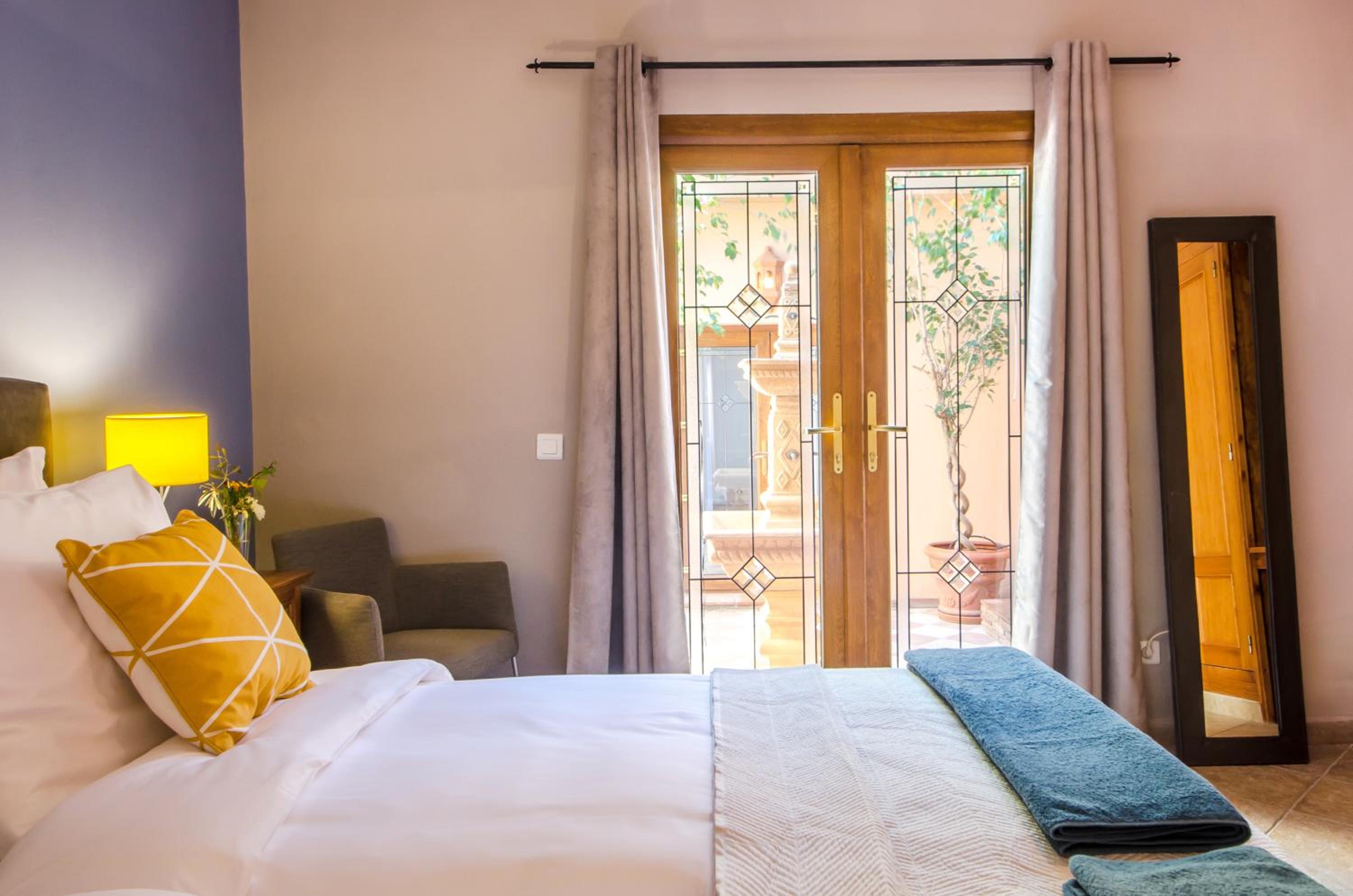 Double Room with Private External Bathroom - Photo 3