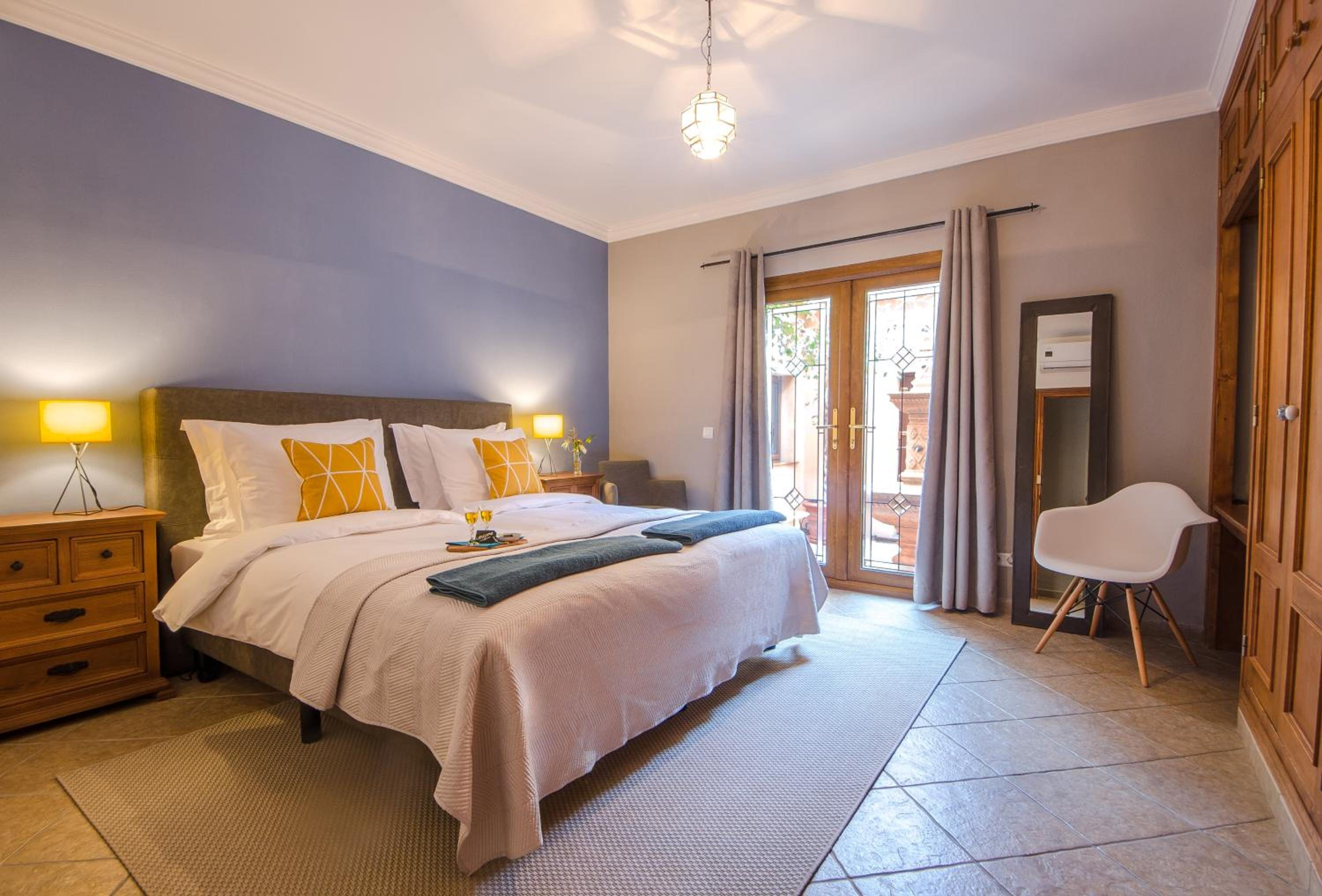 Double Room with Private External Bathroom - Photo 1
