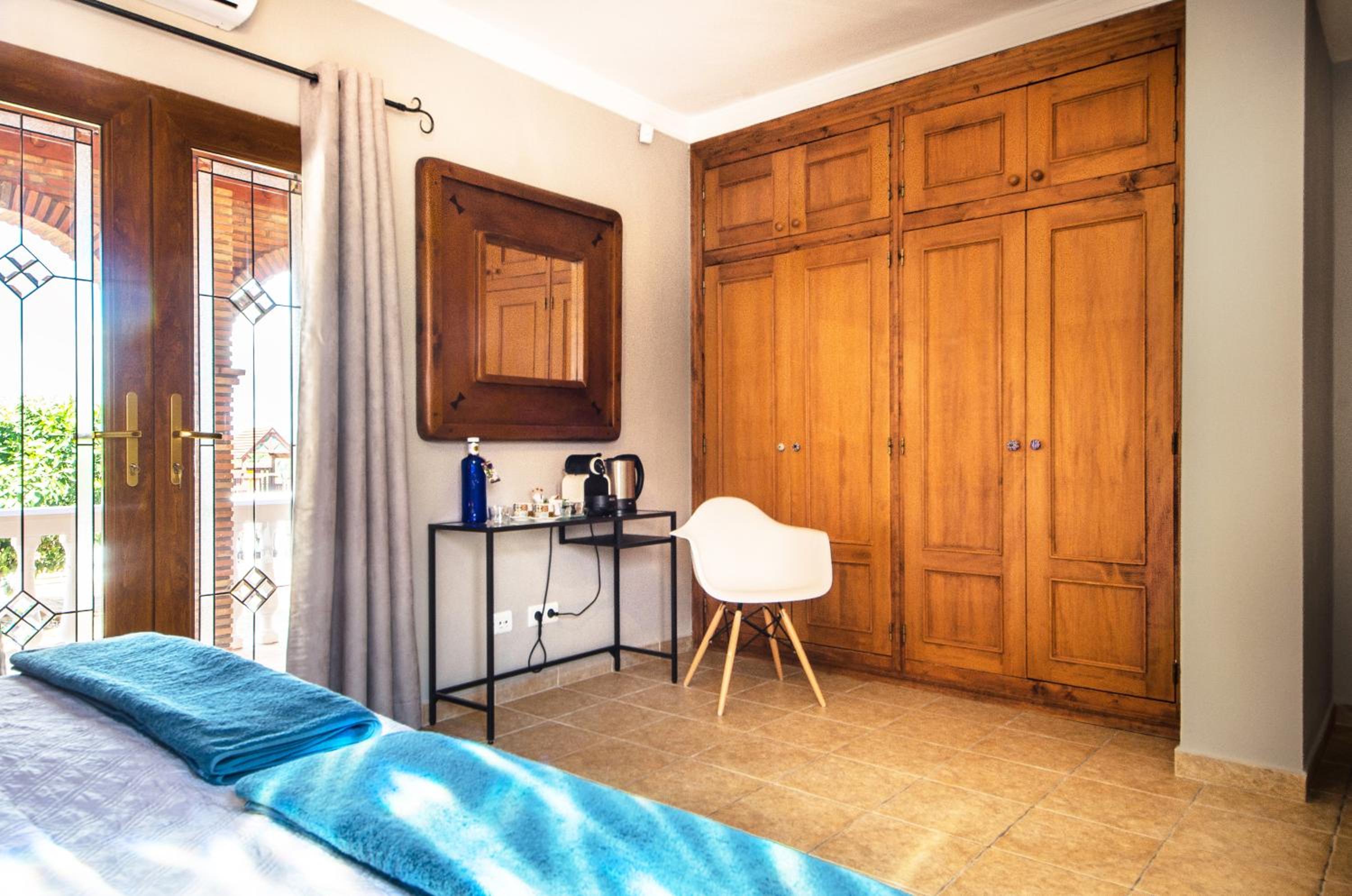 Double Room with Terrace - Photo 7
