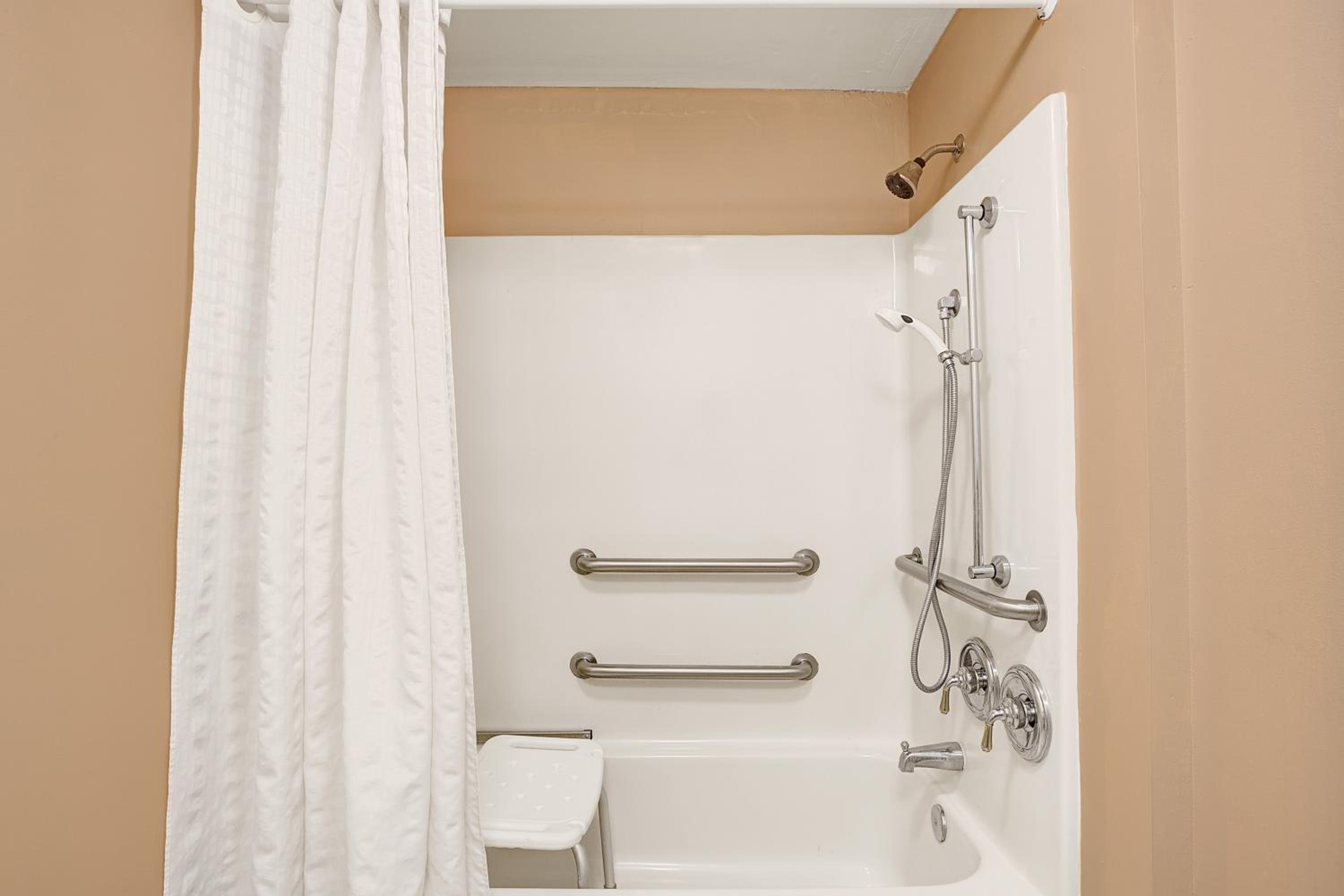 Double Room - Disability Access/Non-Smoking - Photo 2