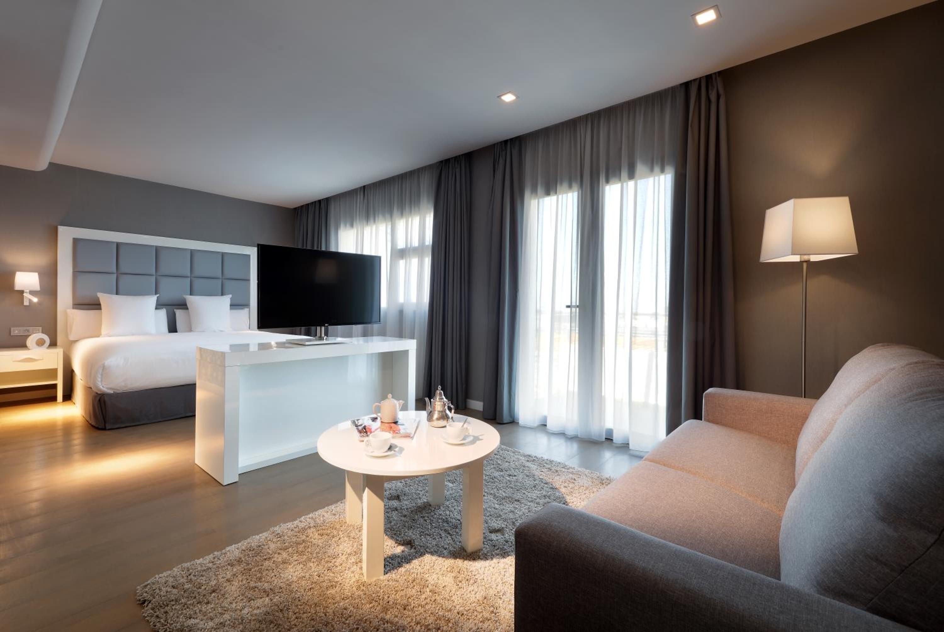 Deluxe King Room photo 2