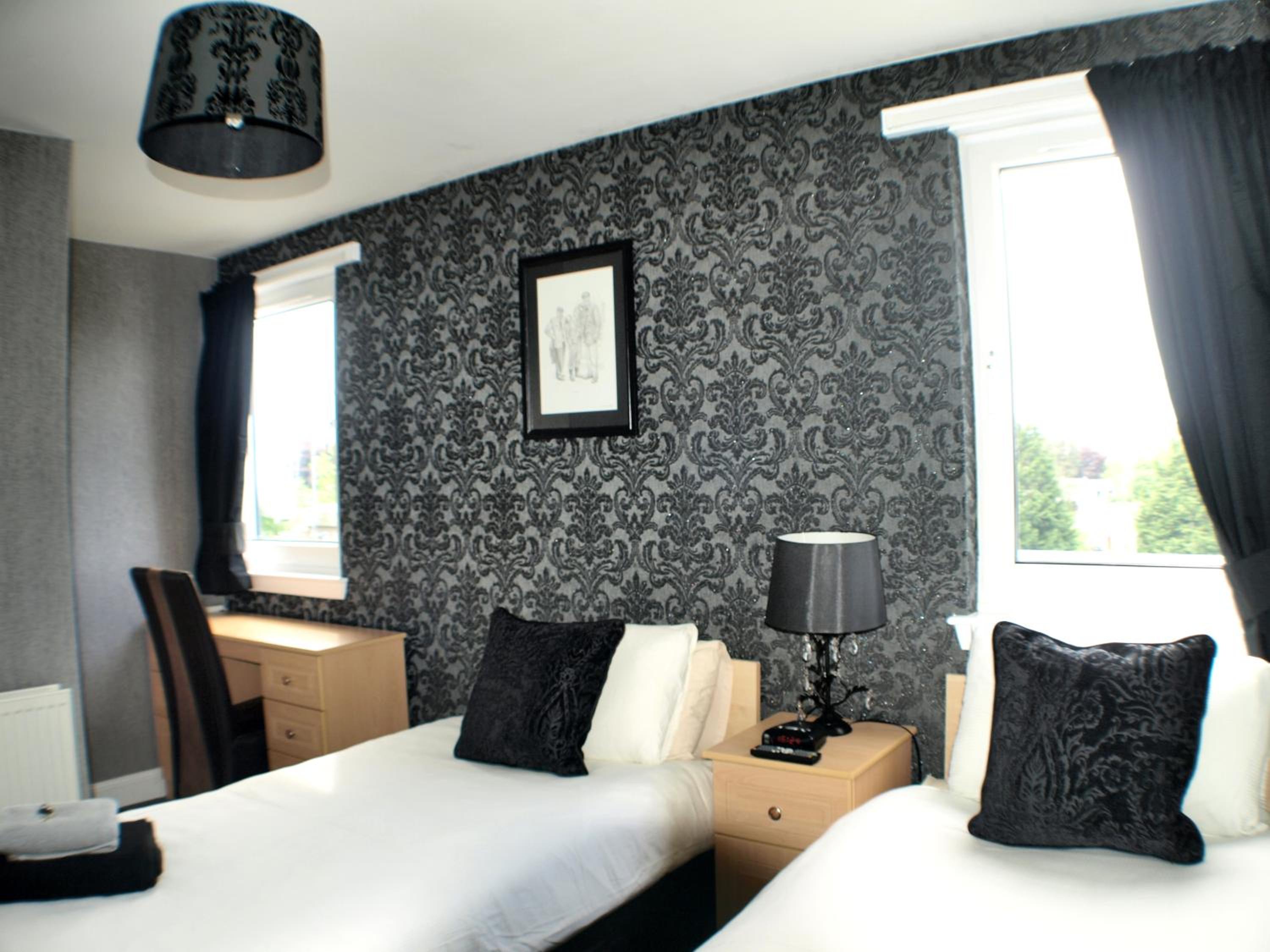 Twin Room With Private Bathroom photo 3