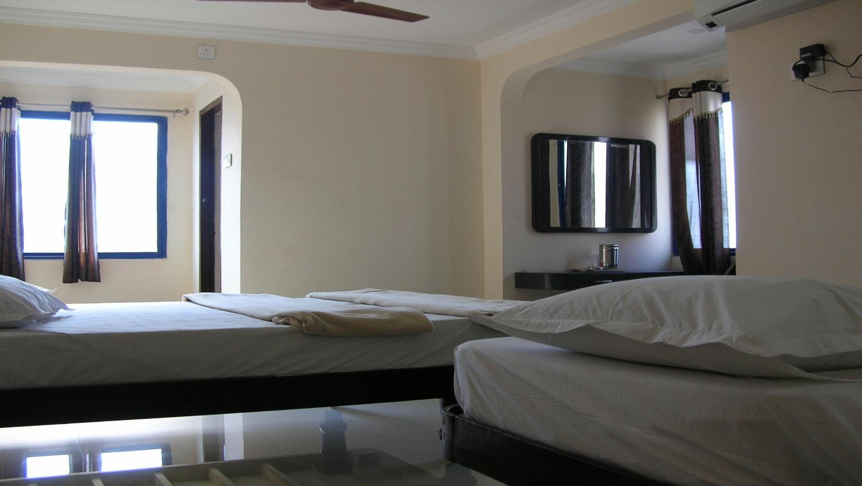 Executive Family Room ( Four Bed Non AC Room) photo 2