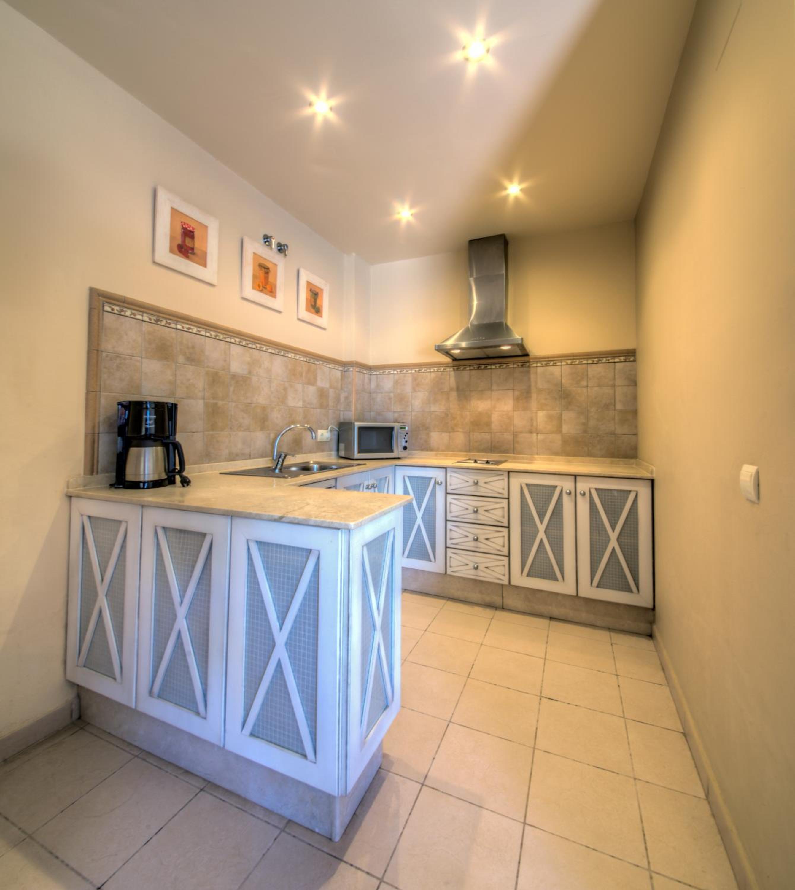 Superior One-Bedroom Apartment with Terrace (2 Adults) - Photo 10