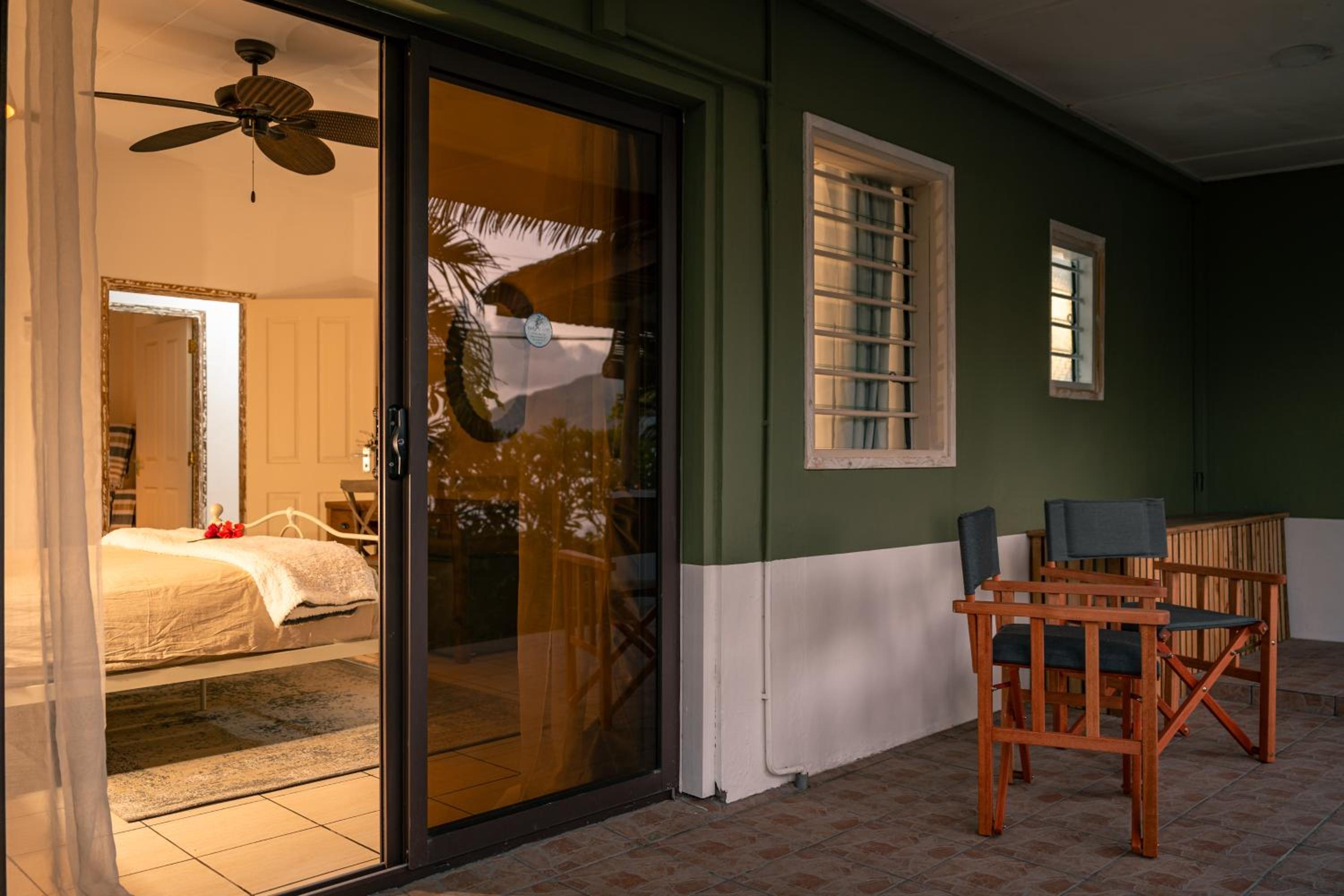 Deluxe Double Room (2 Adults + 1 Child)