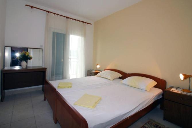 Apartment with Terrace photo 3