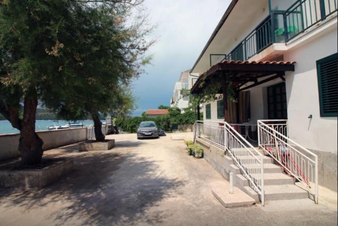 Apartment with Balcony photo 2