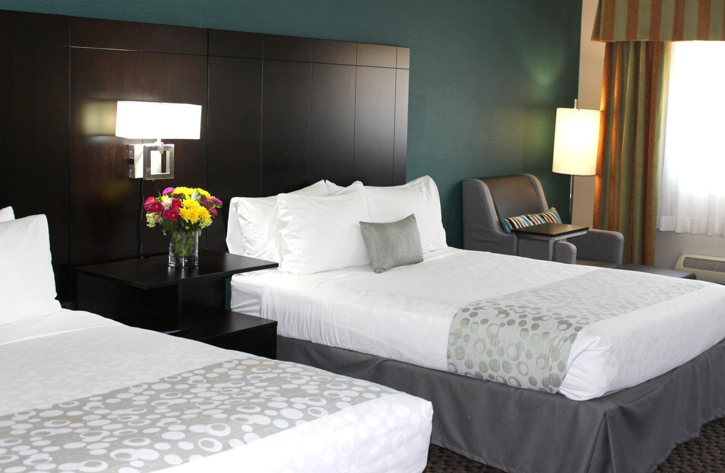 Queen Room with Two Queen Beds - Non-Smoking - Photo 1
