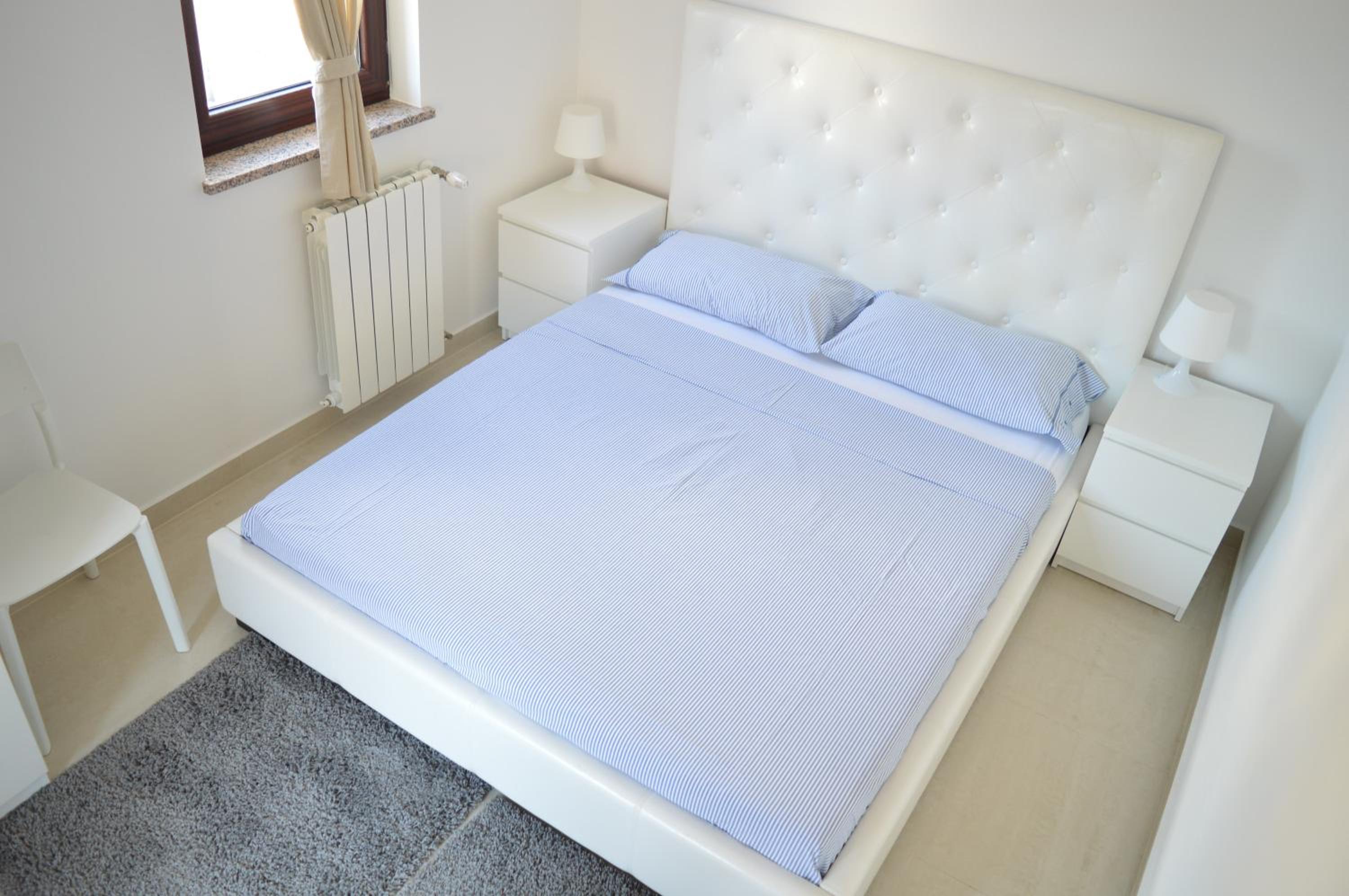 One-Bedroom Apartment with Balcony