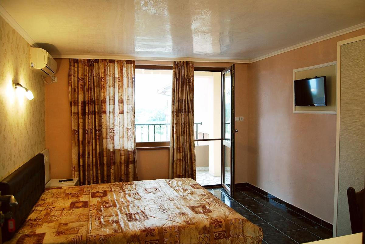 Double or Twin Room with Balcony photo 1