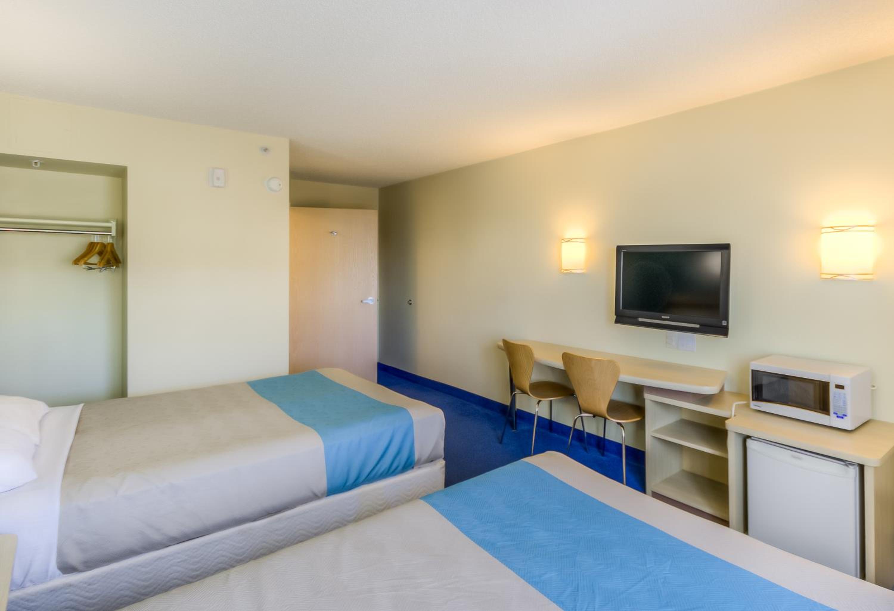 Queen Room with Two Queen Beds - Non-Smoking