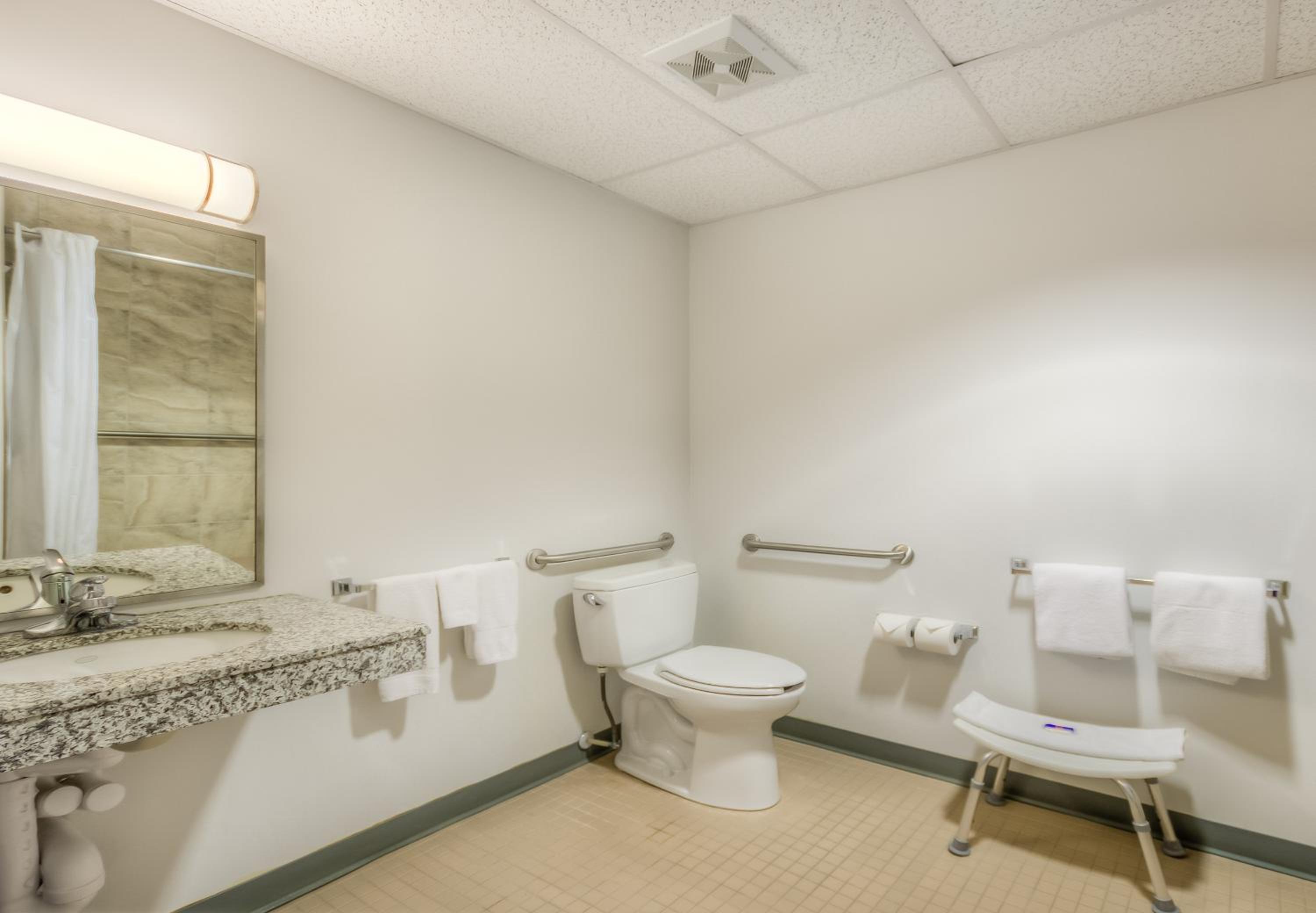 Queen Room with Roll-In Shower - Mobility Accessible/Non-Smoking