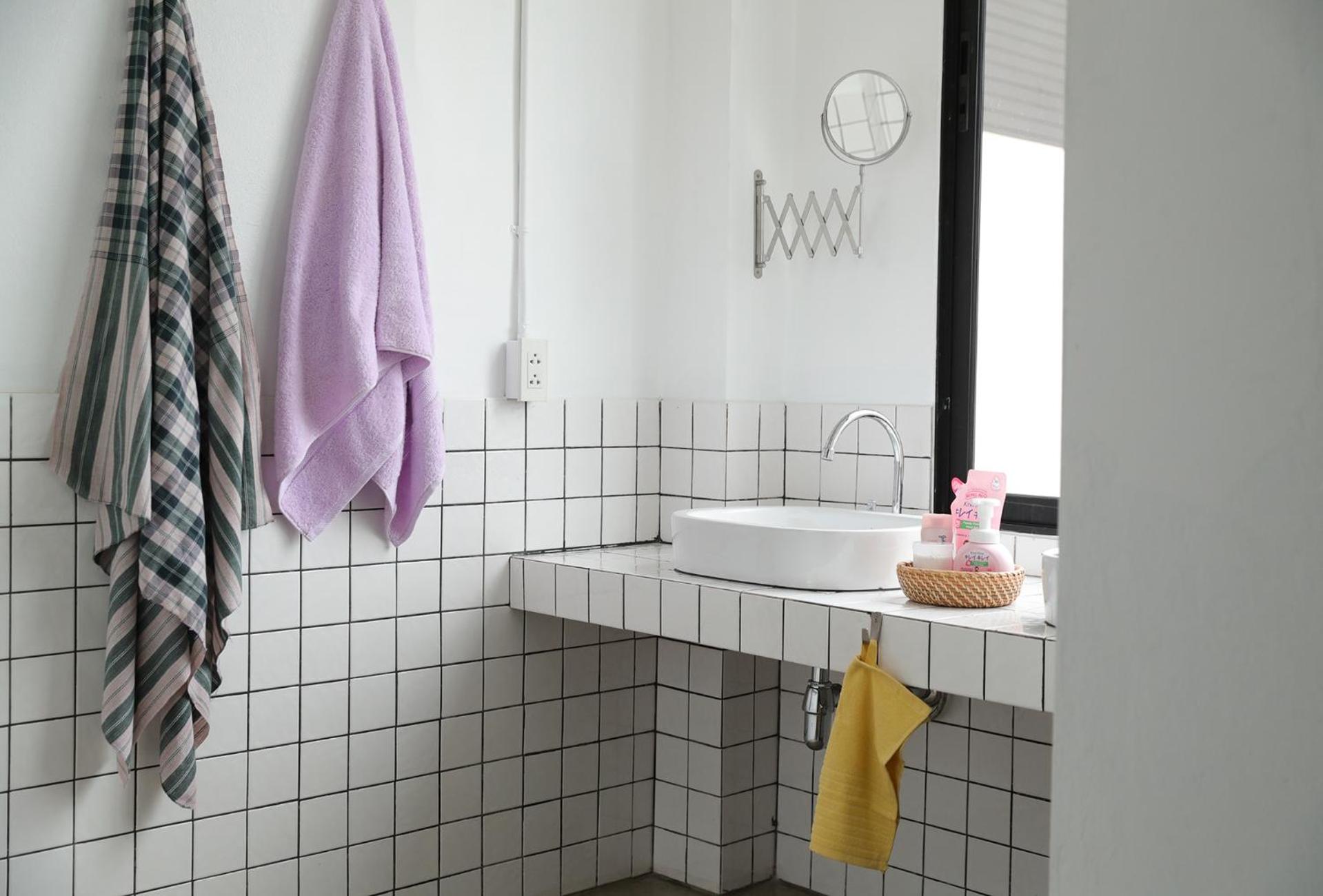 Twin Room with Shared Bathroom photo 3