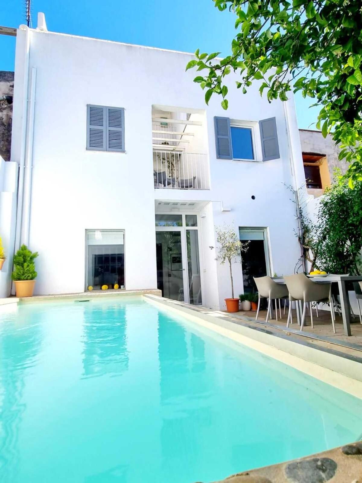 Deluxe Quadruple Room with Terrace photo 2