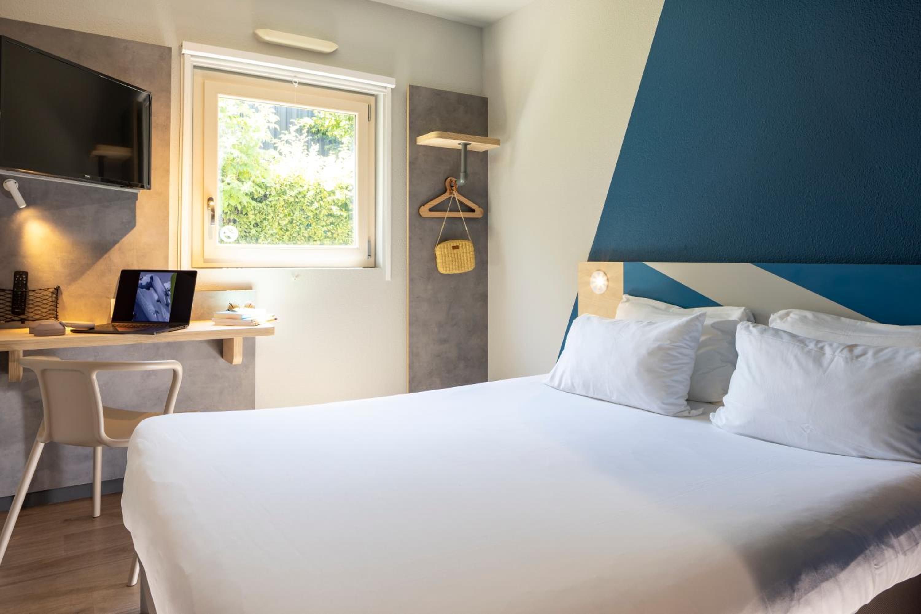 Classic Room with Double Bed - Photo 7