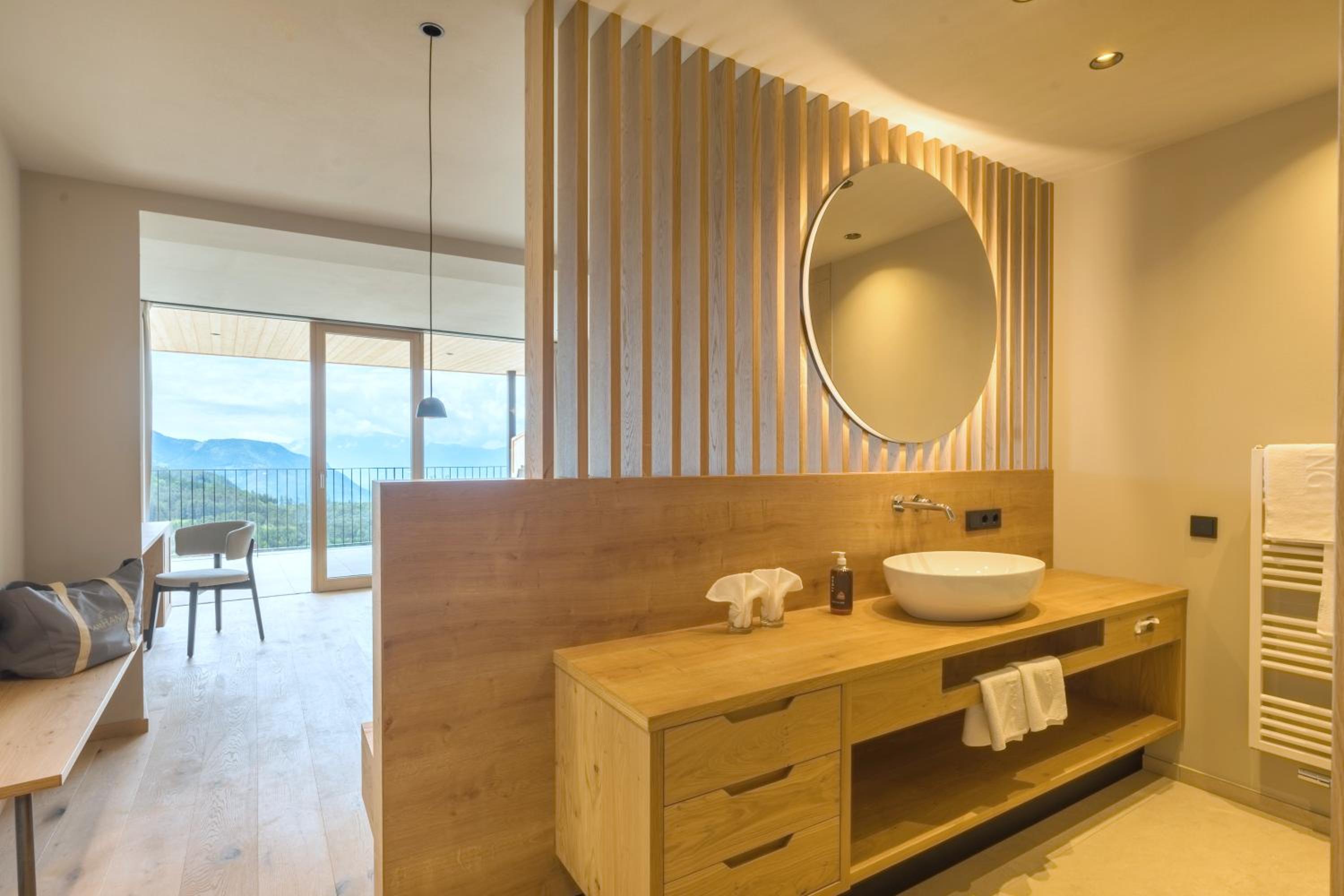 Deluxe Double Room with Shower photo 3