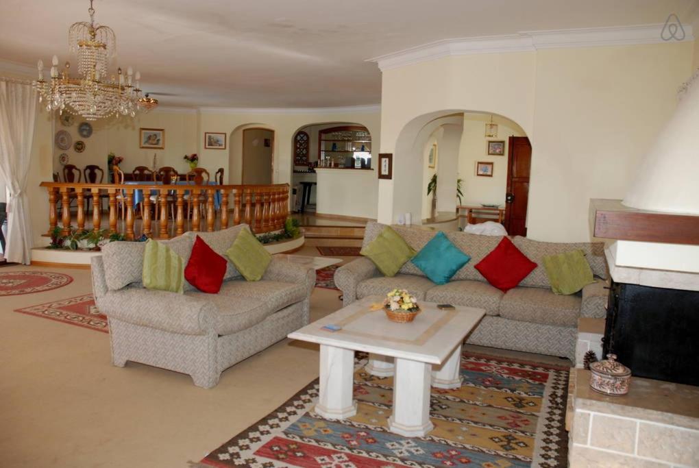 Villa with Private Pool - Photo 1