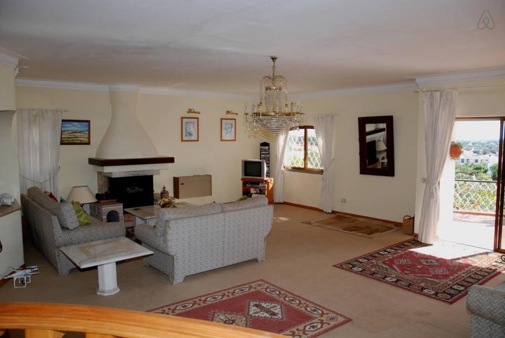 Villa with Private Pool - Photo 25