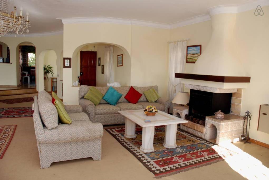 Villa with Private Pool - Photo 24