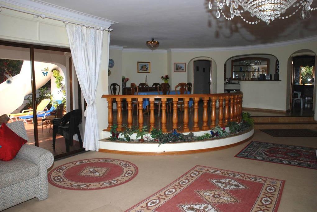 Villa with Private Pool - Photo 23