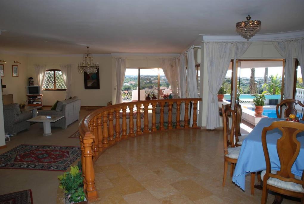 Villa with Private Pool - Photo 22