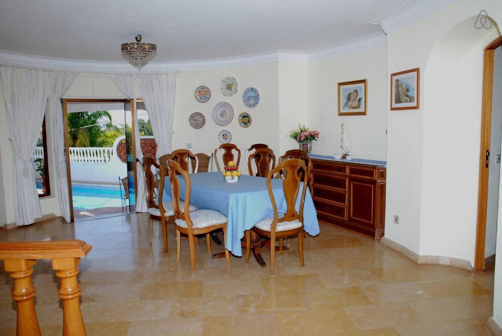 Villa with Private Pool - Photo 20