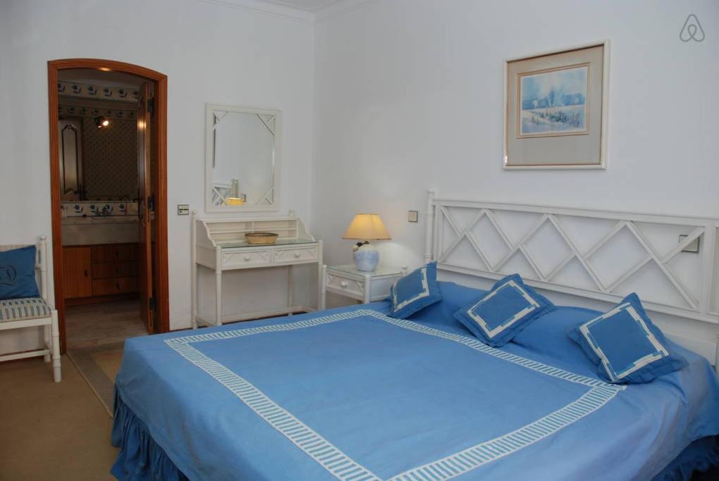 Villa with Private Pool - Photo 21