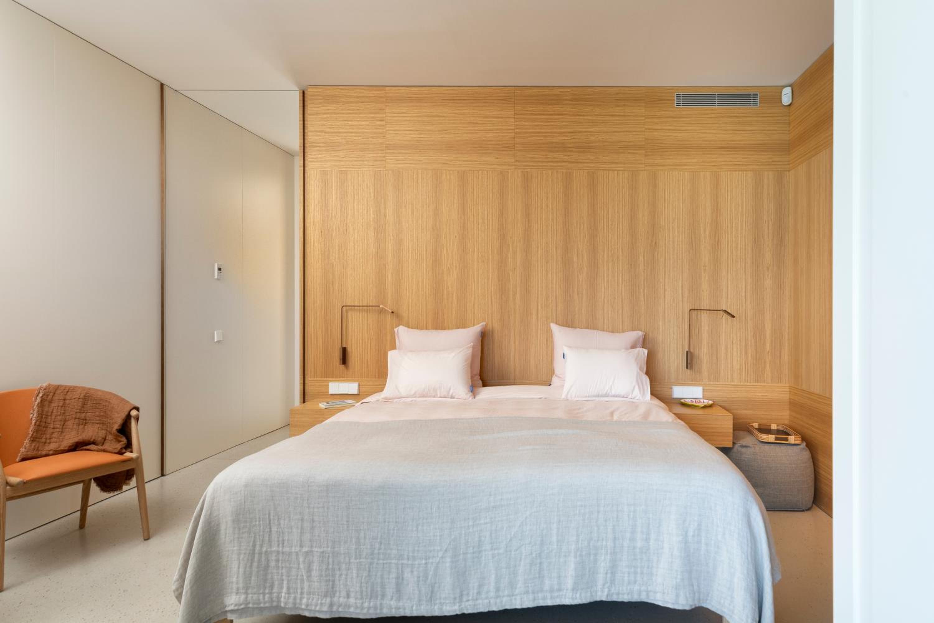 Two-Bedroom Apartment with Terrace and Sea View